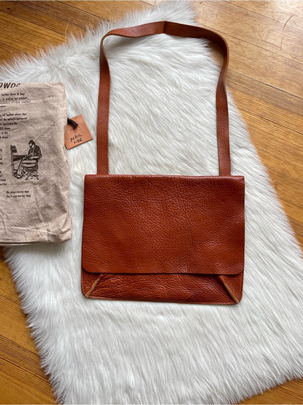 LIKE NEW CYDWOQ leather mail bag - Picture 3 of 10